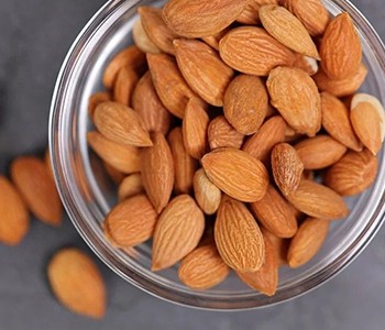 Rūgto mandeļu un rūgtās melones noslēpums: kāpēc viens tiek meklēts, bet otrs...